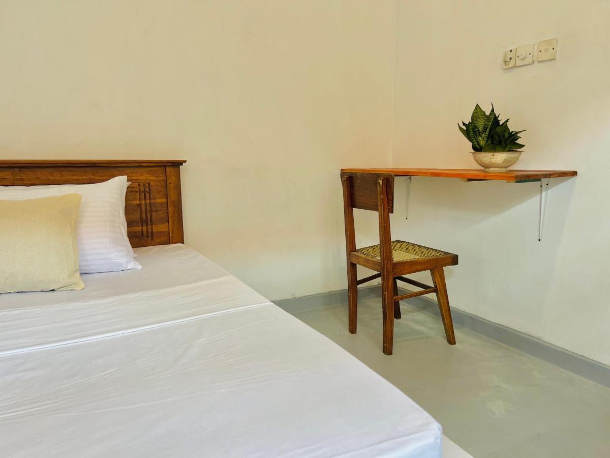 Sea Frame By Walkseylon Bed and Breakfast Hikkaduwa Esterno foto